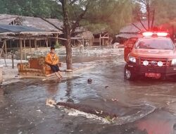 Banjir Rob Terjang Pemukiman Warga Pesisir Pantai Di Batang