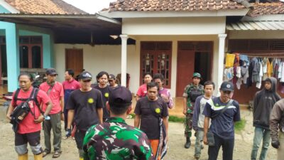 Tim SAR Gabungan melakukan pencarian orang hilang di Dukuh Sipule Desa Kluwih Kecamatan Bandar